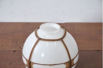 《引っ掛けシーリング式ペンダントライト加工費込み》　和製アンティーク　セルロイド装飾　丸みを帯びた愛らしいフォルムのペンダントライト(天井照明カバー、吊り下げ照明、シェード、電笠)(R-083845)