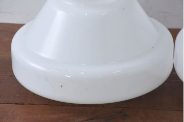 和製アンティーク　シンプルなフォルムが美しい乳白ガラスペンダントライト2個セット(天井照明カバー、吊り下げ照明、シェード、電笠)(R-083847)