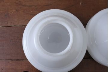 和製アンティーク　シンプルなフォルムが美しい乳白ガラスペンダントライト2個セット(天井照明カバー、吊り下げ照明、シェード、電笠)(R-083847)
