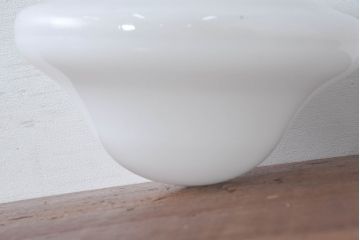 和製アンティーク　優美なフォルムが空間にやさしい印象を添える乳白ガラスペンダントライト(天井照明カバー、吊り下げ照明、シェード、電笠)(R-083849)