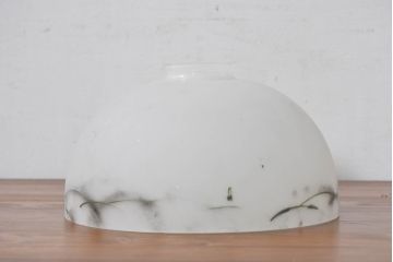 和製アンティーク　和の美を纏う優雅な乳白色ランプシェード(照明カバー、吊り下げ照明、ペンダントライト、天井照明、電笠)(R-083851)