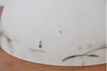 和製アンティーク　和の美を纏う優雅な乳白色ランプシェード(照明カバー、吊り下げ照明、ペンダントライト、天井照明、電笠)(R-083851)