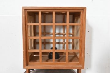 和製ビンテージ　高級杉材　神代杉ベース　有明行灯デザイン　和の雰囲気漂うテーブルスタンド(卓上照明、行燈、置き型照明、スタンドライト、テーブルランプ、テーブルスタンド、あんどん、ヴィンテージ)(R-083864)
