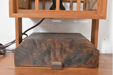 和製ビンテージ　高級杉材　神代杉ベース　有明行灯デザイン　和の雰囲気漂うテーブルスタンド(卓上照明、行燈、置き型照明、スタンドライト、テーブルランプ、テーブルスタンド、あんどん、ヴィンテージ)(R-083864)