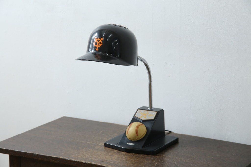 和製ビンテージ　HITACHI (日立)　非売品　限定ライト　記念ノベルティ　記念品　読売ジャイアンツ　ユニークなデザインでインテリアに遊び心をプラスするテーブルライト　(R-083865)