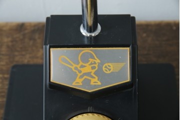 和製ビンテージ　HITACHI (日立)　非売品　限定ライト　記念ノベルティ　記念品　読売ジャイアンツ　ユニークなデザインでインテリアに遊び心をプラスするテーブルライト　(R-083865)