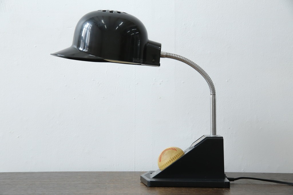 和製ビンテージ　HITACHI (日立)　非売品　限定ライト　記念ノベルティ　記念品　読売ジャイアンツ　ユニークなデザインでインテリアに遊び心をプラスするテーブルライト　(R-083865)