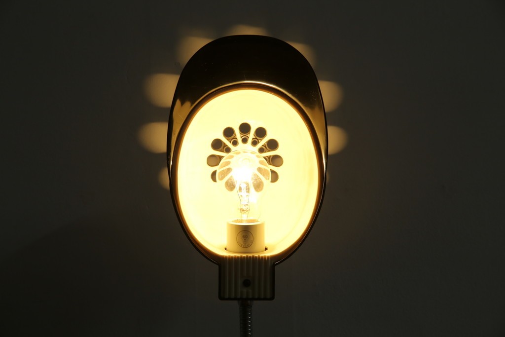 和製ビンテージ　HITACHI (日立)　非売品　限定ライト　記念ノベルティ　記念品　読売ジャイアンツ　ユニークなデザインでインテリアに遊び心をプラスするテーブルライト　(R-083865)