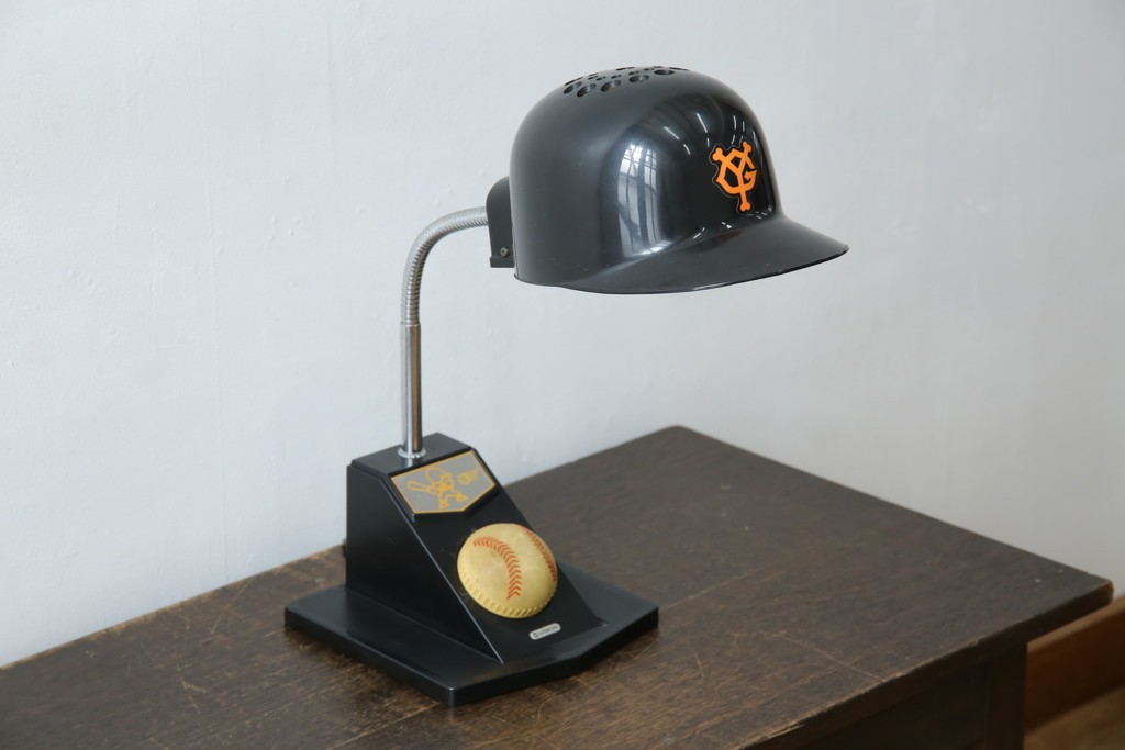 和製ビンテージ　HITACHI (日立)　非売品　限定ライト　記念ノベルティ　記念品　読売ジャイアンツ　ユニークなデザインでインテリアに遊び心をプラスするテーブルライト　(R-083865)