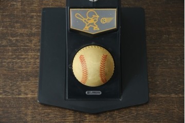 和製ビンテージ　HITACHI (日立)　非売品　限定ライト　記念ノベルティ　記念品　読売ジャイアンツ　ユニークなデザインでインテリアに遊び心をプラスするテーブルライト　(R-083865)