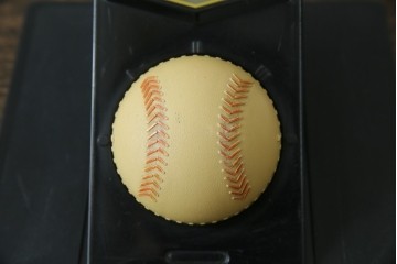 和製ビンテージ　HITACHI (日立)　非売品　限定ライト　記念ノベルティ　記念品　阪神タイガース　ユニークなデザインでインテリアに遊び心をプラスするテーブルランプ　(R-083866)