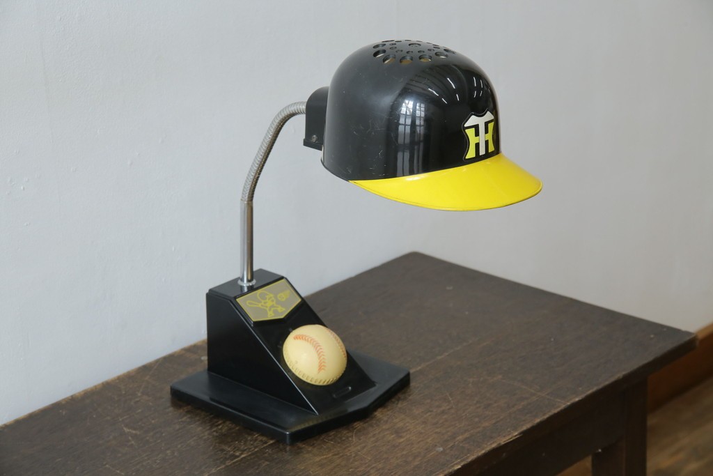 和製ビンテージ　HITACHI (日立)　非売品　限定ライト　記念ノベルティ　記念品　阪神タイガース　ユニークなデザインでインテリアに遊び心をプラスするテーブルランプ　(R-083866)