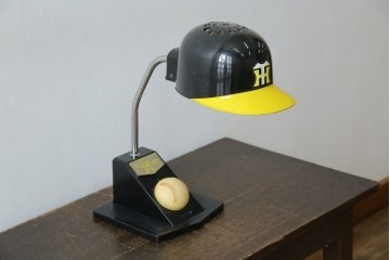 和製ビンテージ　HITACHI (日立)　非売品　限定ライト　記念ノベルティ　記念品　阪神タイガース　ユニークなデザインでインテリアに遊び心をプラスするテーブルランプ　(R-083866)