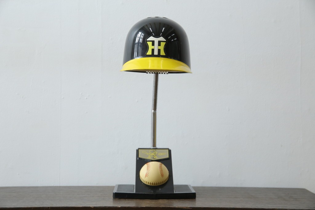 和製ビンテージ　HITACHI (日立)　非売品　限定ライト　記念ノベルティ　記念品　阪神タイガース　ユニークなデザインでインテリアに遊び心をプラスするテーブルランプ　(R-083866)
