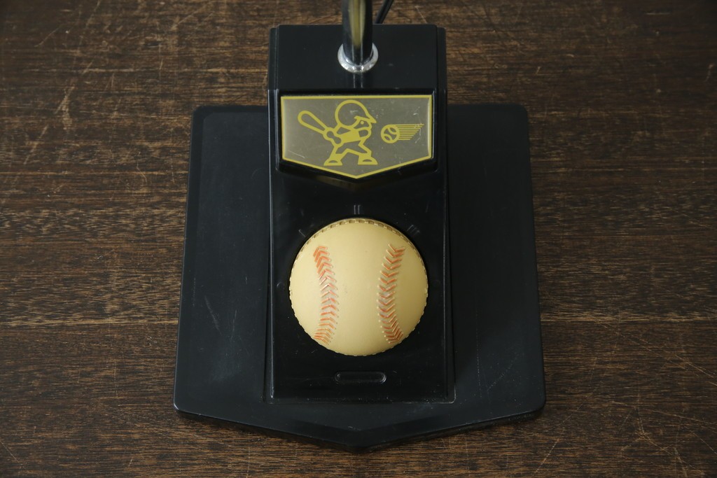 和製ビンテージ　HITACHI (日立)　非売品　限定ライト　記念ノベルティ　記念品　阪神タイガース　ユニークなデザインでインテリアに遊び心をプラスするテーブルランプ　(R-083866)