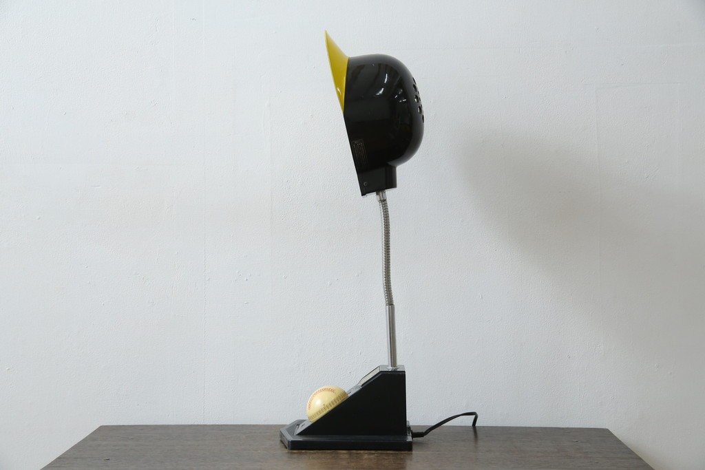 和製ビンテージ　HITACHI (日立)　非売品　限定ライト　記念ノベルティ　記念品　阪神タイガース　ユニークなデザインでインテリアに遊び心をプラスするテーブルランプ　(R-083866)