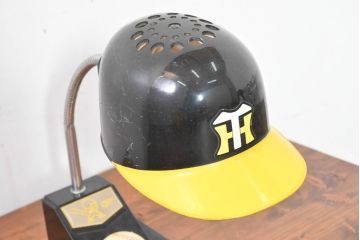 和製ビンテージ　HITACHI (日立)　非売品　限定ライト　記念ノベルティ　記念品　阪神タイガース　ユニークなデザインでインテリアに遊び心をプラスするテーブルランプ(テーブルスタンド、テーブル照明、テーブルライト、デスクライト、デスクスタンド、卓上照明、ヴィンテージ)(R-083866)