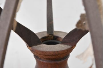 和製ビンテージ　鳥取民芸　吉田璋也　総欅(ケヤキ)材　レトロな佇まいが魅力の卓上スタンド(卓上照明、デスクスタンド、置き型照明、テーブルランプ、ヴィンテージ)(R-083870)