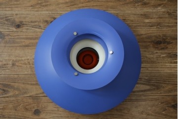 デンマークビンテージ　Louis Poulsen(ルイスポールセン)　PH5(ピーエイチ・ファイブ)　鮮やかで落ち着きのあるブルーのカラーが魅力的なペンダントライト　(R-083885)
