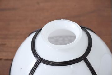 和製アンティーク　セルロイド装飾　花模様の透かし細工が印象的な和風天井照明2個セット(吊り下げ照明カバー、ペンダントライト、シェード)(R-083890)