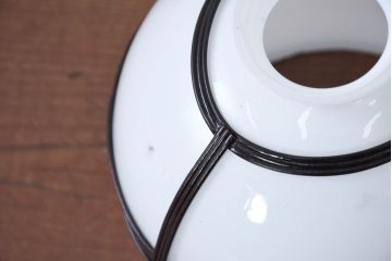 和製アンティーク　セルロイド装飾　花模様の透かし細工が印象的な和風天井照明2個セット(吊り下げ照明カバー、ペンダントライト、シェード)(R-083890)