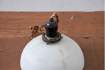 《引っ掛けシーリング式ペンダントライト加工費込み》　和製アンティーク　昭和レトロな雰囲気たっぷりのペンダントライト(ペンダントランプ、吊り下げ照明、天井照明、シェード、電笠)(R-083895)