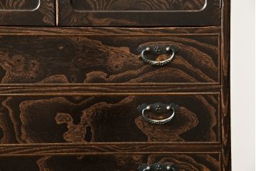 中古　美品!!　高級工芸家具　静岡指物　県知事賞受賞品　前面桑(クワ)材　天板・側面キハダ材　縦型収納箪笥(収納棚、戸棚、サイドチェスト、引き出し、整理箪笥、和タンス、たんす)(R-083920)