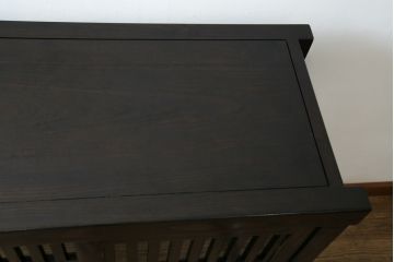 中古　美品　重厚感ある佇まいが魅力的な水屋箪笥サイドボード(食器棚、戸棚、収納棚、キャビネット)(R-083921)