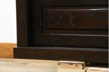 中古　美品　重厚感ある佇まいが魅力的な水屋箪笥サイドボード(食器棚、戸棚、収納棚、キャビネット)(R-083921)