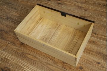 和製ビンテージ　豪華な彫金装飾と艶やかな木肌が魅力の仙台箪笥(整理タンス、収納たんす、引き出し、サイドチェスト、ヴィンテージ)(R-083923)