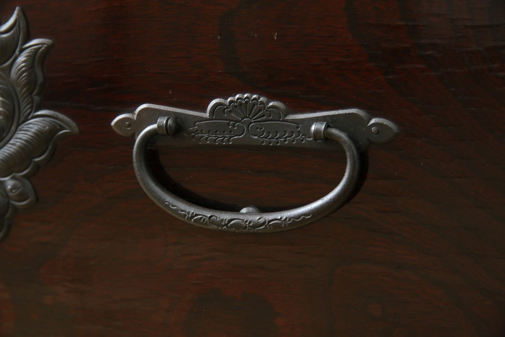 和製ビンテージ　豪華な彫金装飾と艶やかな木肌が魅力の仙台箪笥(整理タンス、収納たんす、引き出し、サイドチェスト、ヴィンテージ)(R-083923)