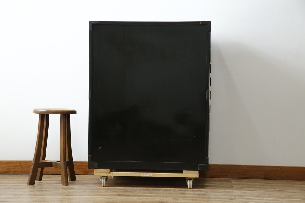 和製ビンテージ　豪華な彫金装飾と艶やかな木肌が魅力の仙台箪笥(整理タンス、収納たんす、引き出し、サイドチェスト、ヴィンテージ)(R-083923)