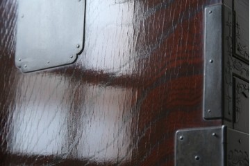 和製ビンテージ　豪華な彫金装飾と艶やかな木肌が魅力の仙台箪笥(整理タンス、収納たんす、引き出し、サイドチェスト、ヴィンテージ)(R-083923)