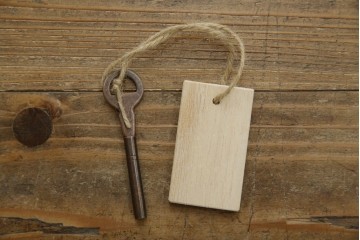 和製ビンテージ　豪華な彫金装飾と艶やかな木肌が魅力の仙台箪笥(整理タンス、収納たんす、引き出し、サイドチェスト、ヴィンテージ)(R-083923)