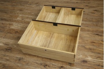 和製ビンテージ　豪華な彫金装飾と艶やかな木肌が魅力の仙台箪笥(整理タンス、収納たんす、引き出し、サイドチェスト、ヴィンテージ)(R-083923)