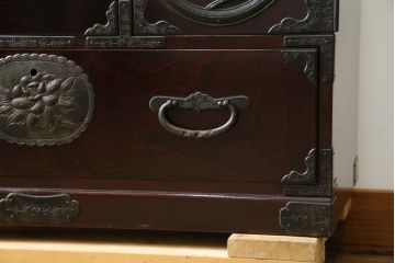 和製ビンテージ　木地呂塗り　漆塗り　凝った金具が上質な和の雰囲気を引き立てる仙台小箪笥(仙台箪笥、整理箪笥、収納たんす、引き出し、サイドチェスト、ヴィンテージ)(R-083924)