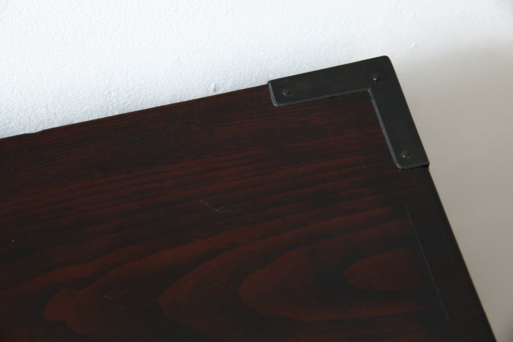 和製ビンテージ　木地呂塗り　漆塗り　凝った金具が上質な和の雰囲気を引き立てる仙台小箪笥　(R-083924)