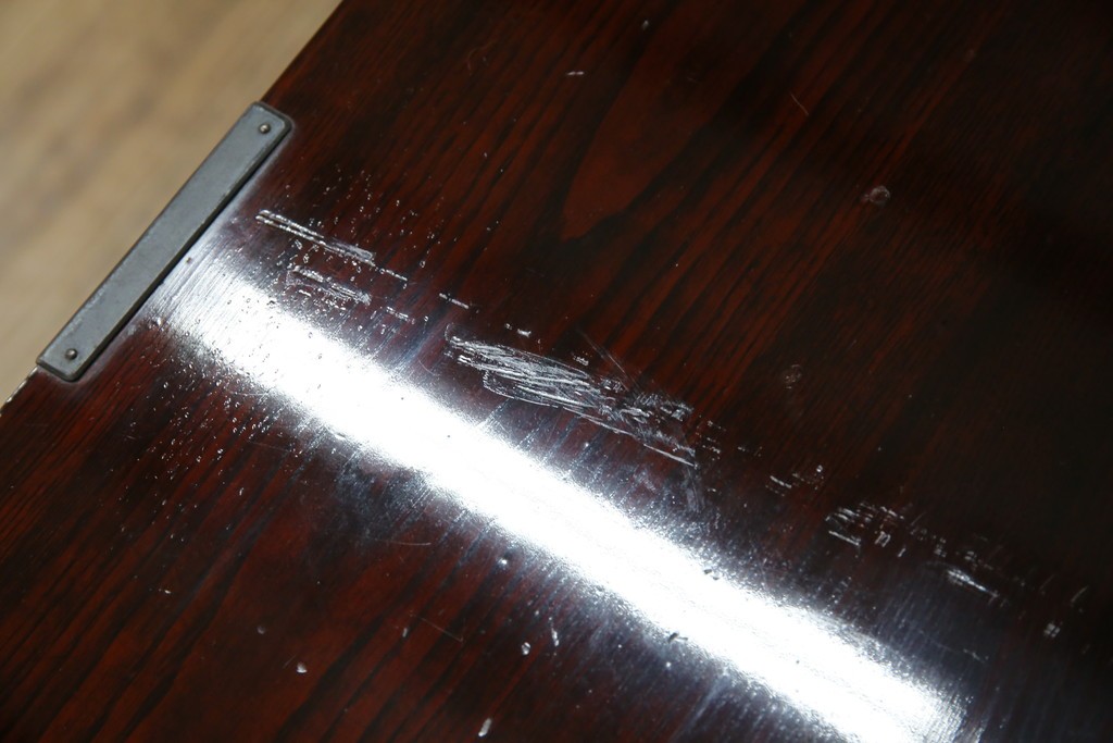 和製ビンテージ　木地呂塗り　漆塗り　凝った金具が上質な和の雰囲気を引き立てる仙台小箪笥　(R-083924)