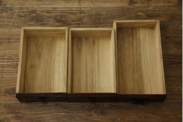 和製ビンテージ　木地呂塗り　漆塗り　凝った金具が上質な和の雰囲気を引き立てる仙台小箪笥　(R-083924)