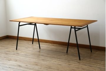 中古　美品　IDEE(イデー)　SOUDIEUX(スデュー)　ナチュラルな風合いが魅力的なテーブル(ダイニングテーブル、作業台)(定価約28万円)(R-083925)