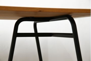 中古　美品　IDEE(イデー)　SOUDIEUX(スデュー)　ナチュラルな風合いが魅力的なテーブル(ダイニングテーブル、作業台)(定価約28万円)(R-083925)