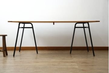 中古　美品　IDEE(イデー)　SOUDIEUX(スデュー)　ナチュラルな風合いが魅力的なテーブル(ダイニングテーブル、作業台)(定価約28万円)(R-083925)