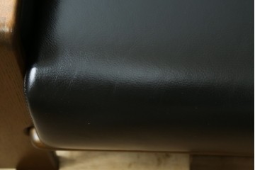 新古　未使用展示品　CONDE HOUSE(カンディハウス)　BOLS(ボルス)　本革(レザー)　個性が光るモダンデザインの2人掛けソファ　定価約76万円　(R-083926)