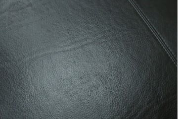 新古　未使用展示品　CONDE HOUSE(カンディハウス)　BOLS(ボルス)　本革(レザー)　個性が光るモダンデザインの2人掛けソファ　定価約76万円　(R-083926)