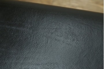 新古　未使用展示品　CONDE HOUSE(カンディハウス)　BOLS(ボルス)　本革(レザー)　個性が光るモダンデザインの2人掛けソファ　定価約76万円　(R-083926)