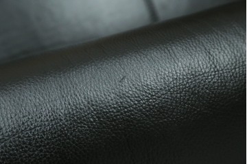 新古　未使用展示品　CONDE HOUSE(カンディハウス)　BOLS(ボルス)　本革(レザー)　個性が光るモダンデザインの2人掛けソファ　定価約76万円　(R-083926)