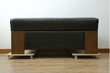 新古　未使用展示品　CONDE HOUSE(カンディハウス)　BOLS(ボルス)　本革(レザー)　個性が光るモダンデザインの2人掛けソファ　定価約76万円　(R-083926)