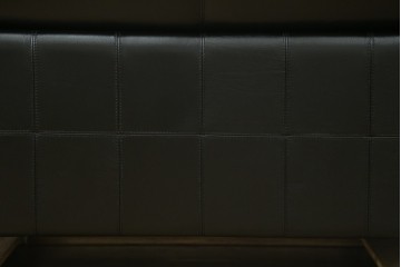新古　未使用展示品　CONDE HOUSE(カンディハウス)　BOLS(ボルス)　本革(レザー)　個性が光るモダンデザインの2人掛けソファ　定価約76万円　(R-083926)
