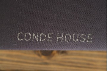 新古　未使用展示品　CONDE HOUSE(カンディハウス)　BOLS(ボルス)　本革(レザー)　個性が光るモダンデザインの2人掛けソファ　定価約76万円　(R-083926)