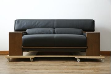 中古　美品　展示品　CONDE HOUSE(カンディハウス)　BOLS(ボルス)　本革(レザー)　個性が光るモダンデザインの2人掛けソファ(アームソファ、2P)(定価約76万円)(R-083926)